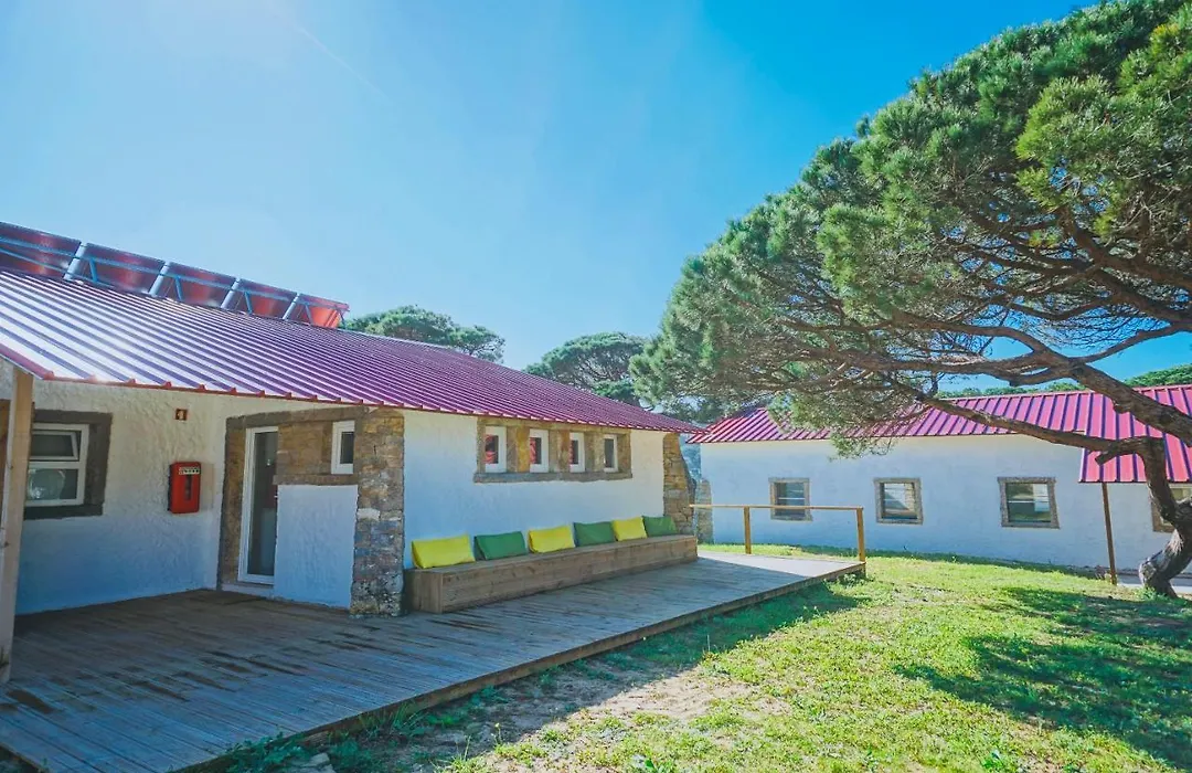 Oasis Backpackers Hostel Sintra Surf-1